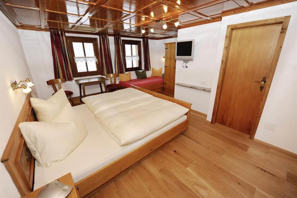 Bed and Breakfast Haus Saler Gaschurn Pokoj fotografie